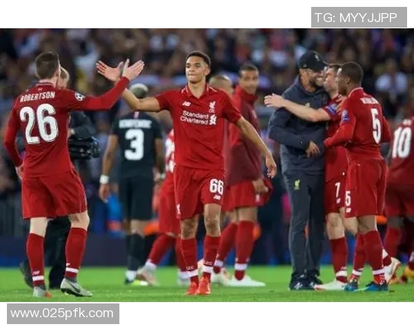 克罗日与罗马的激烈对决揭示足球战术与团队精神的较量