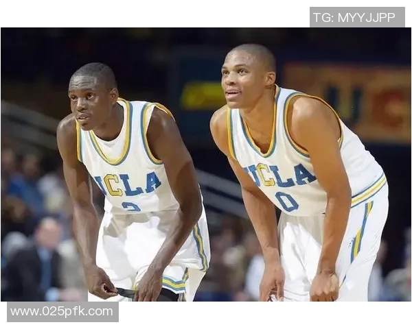 拉塞尔威斯布鲁克的篮球传奇之路与个人成长故事解析 拉塞尔威斯布鲁克的篮球传奇之路与个人成长故事解析